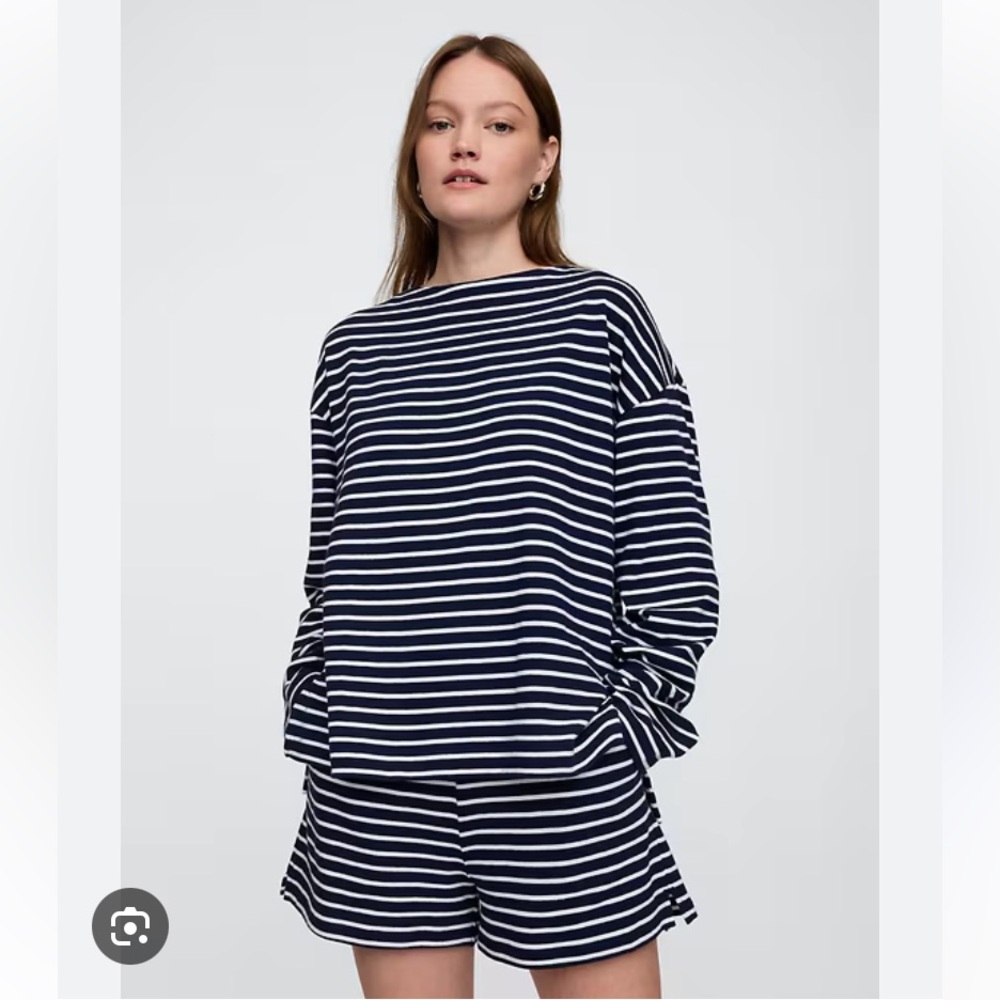 GAP Set Oversized Boatneck Tunic Shirt and Pull-On Shorts in Navy Stripe